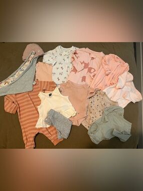 Cute Baby Girls Bundle NB, 0-3 months, various brands.